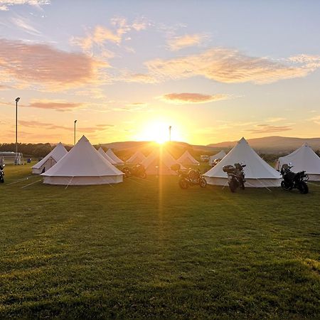 Nine Yards Bell Tents At The Tt - Castletown Ngoại thất bức ảnh